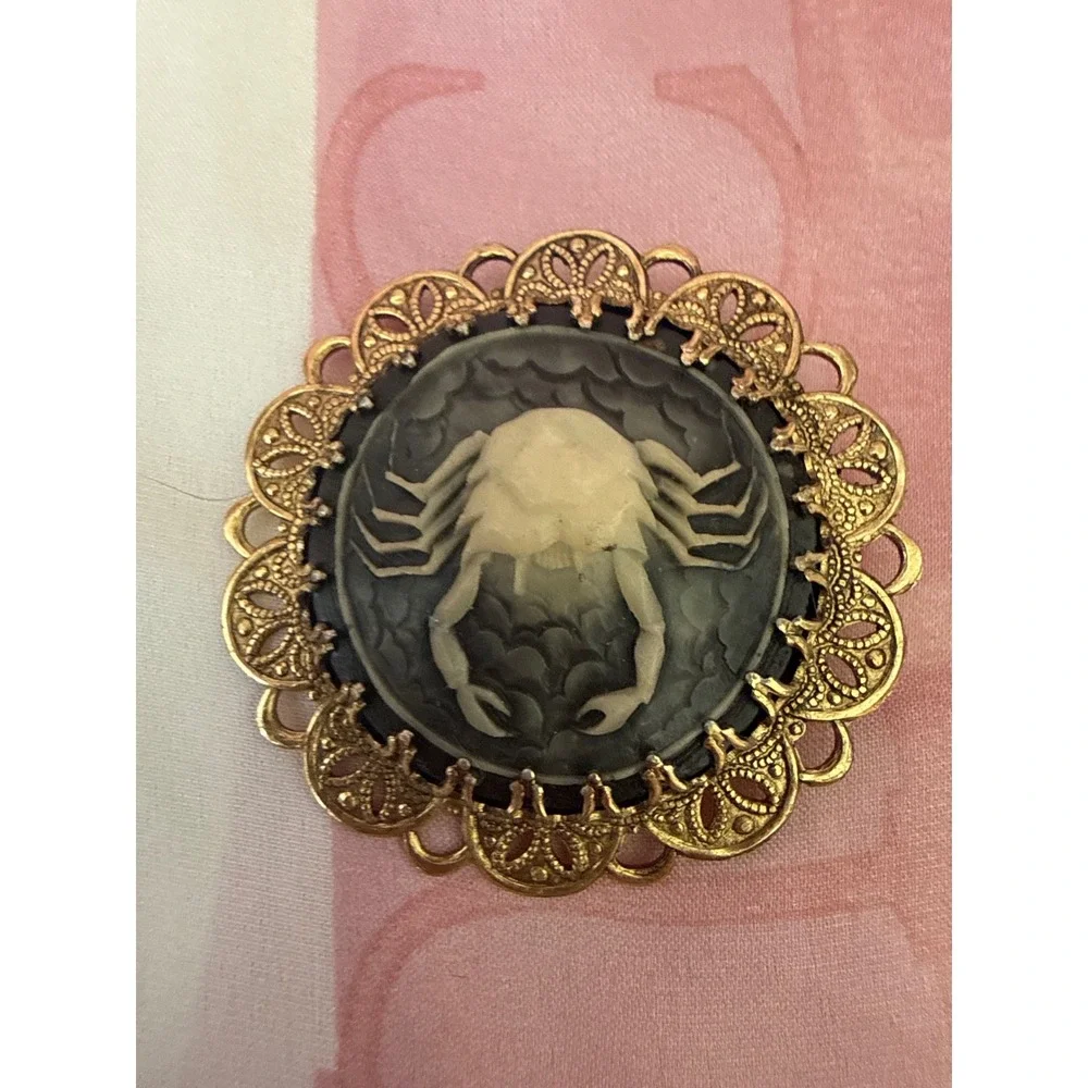 Vintage Japan Gold Tone Filigree Crab Cameo Brooch Cancer Zodiac Pin Accessory